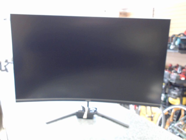 Moniteur de jeu courber