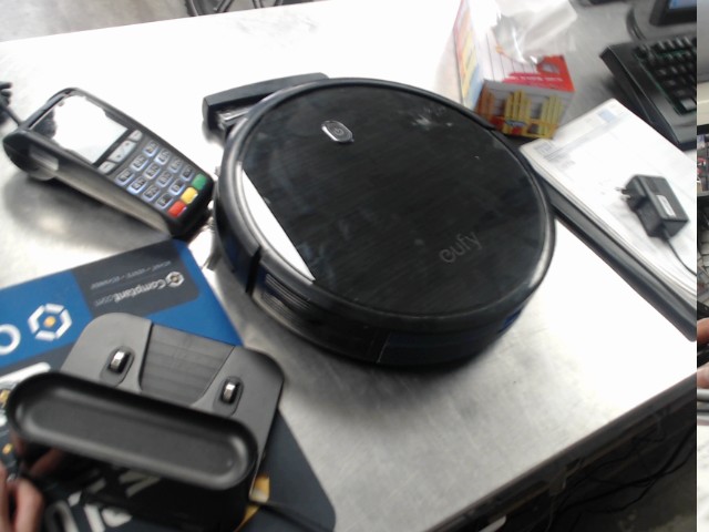 Robovac robot cleaner avec chargeur