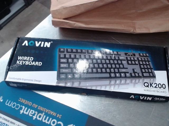 Clavier ordinateur en bo