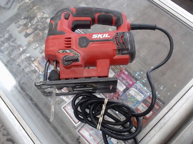 Scie sauteuse electrique