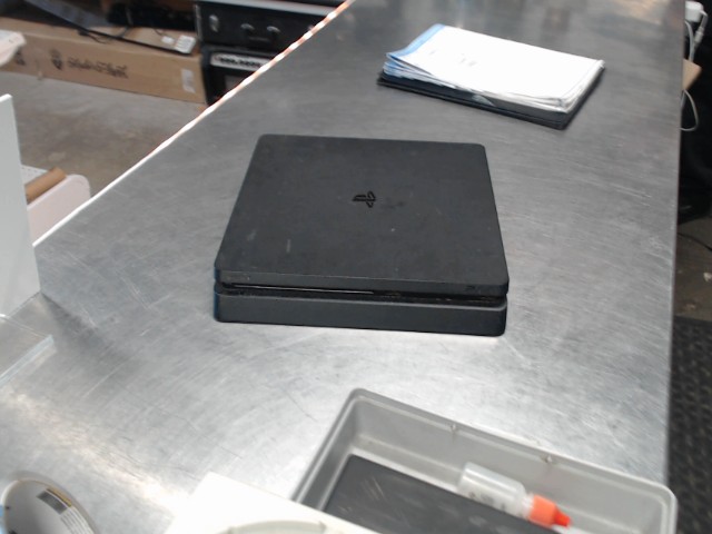 Console ps4 avec fil