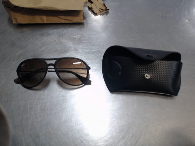 Lunette rayban + case