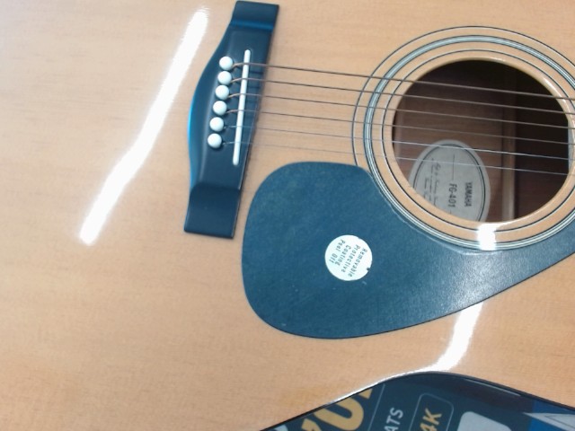 Guitar avec case noir