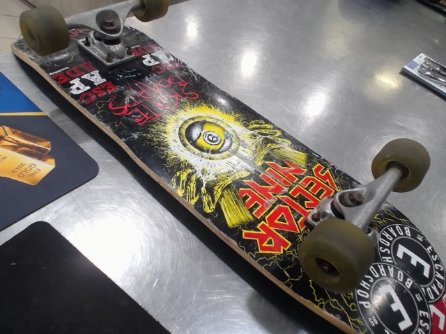 Skateboard de pool