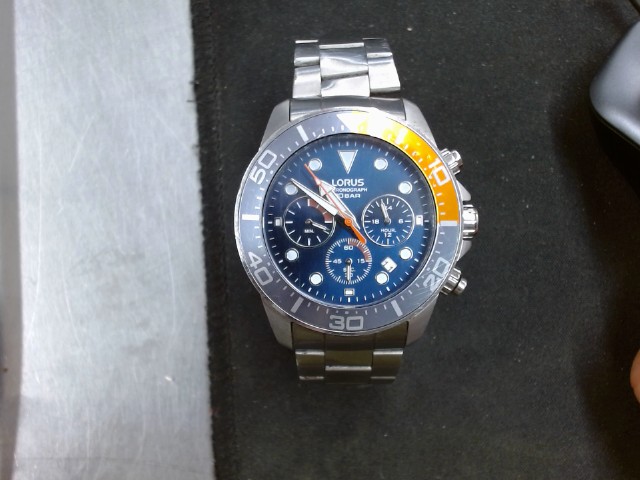 Montre a fond bleu