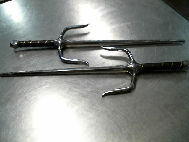 Pair de sai en acier