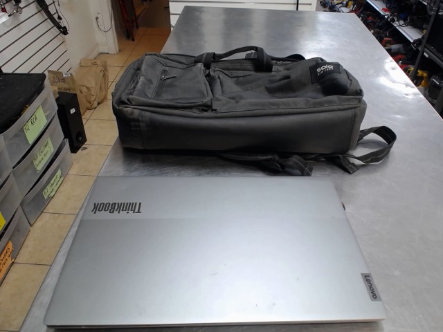Thinkpad i7-1165g7 512g ssd 8gram + acc