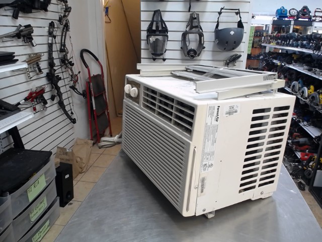 Air clim 5200btu no man + support