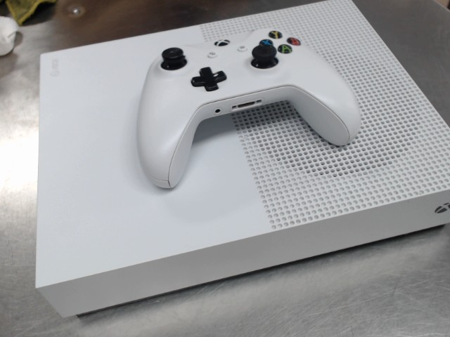 Xbox one s av 1 mannette