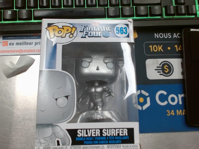 Figurine pop silver surfer