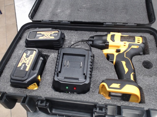 Impact rench 20v av 2 batteries ds case
