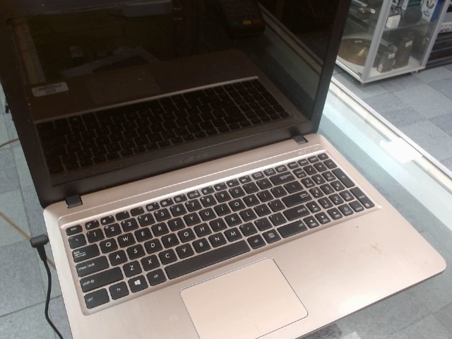 2cpu intel/4gb ram/320hdd/15in/windows11