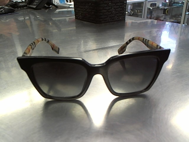 Burberry b4335