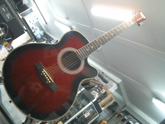 Guitar acoustique rouge