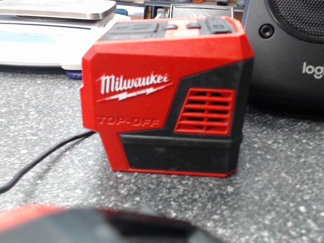 18v lithium-ion powered compact inverter