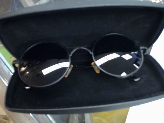 Lunette noire ronde
