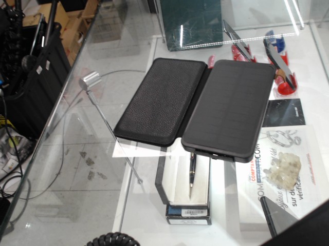 Chargeur a batterie pour telephone solai