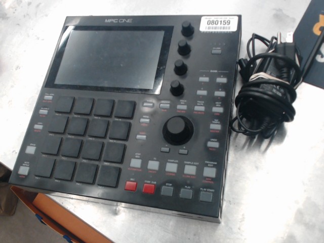 Akai professional mpc one +power