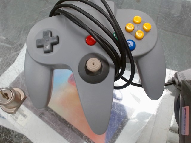 Manette de nintendo 64 fake