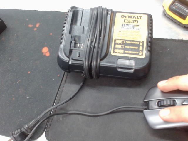 Chargeur dewal dc112