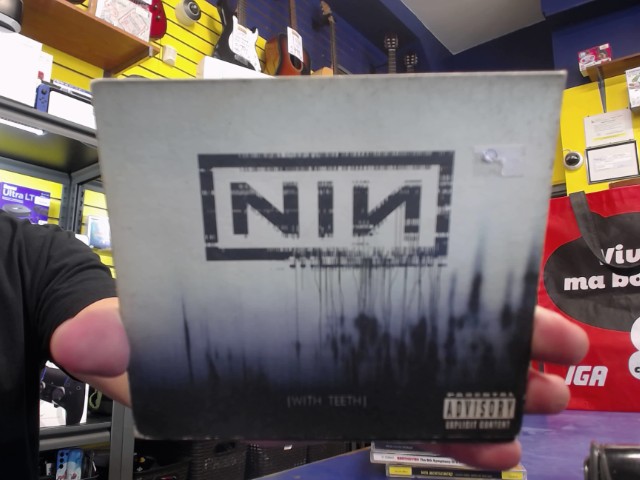 Nin with teeth