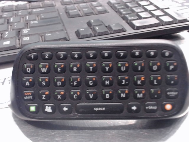 Xbox 360 chatpad