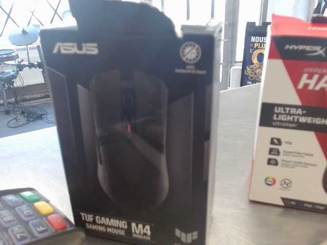Souris asus m4