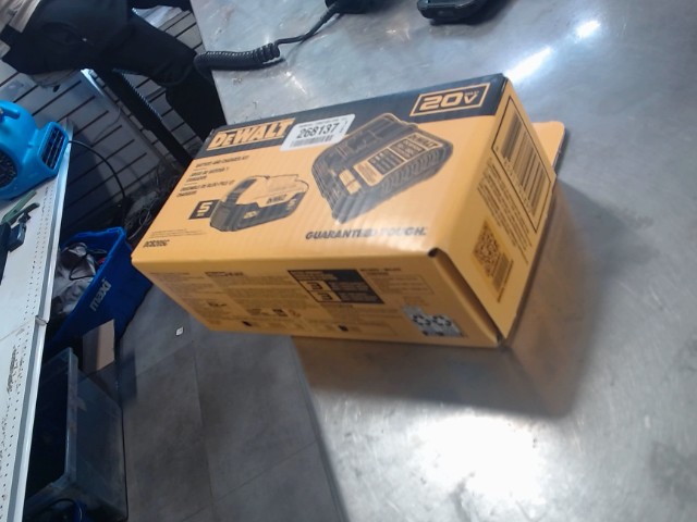 Kit battery and charger in box new