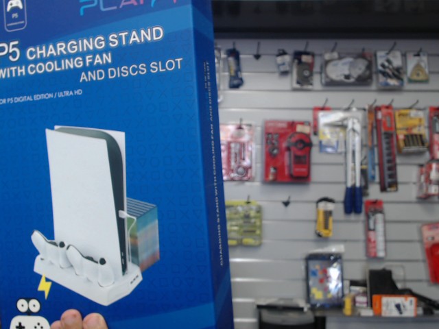 Charging stand with cooling fan