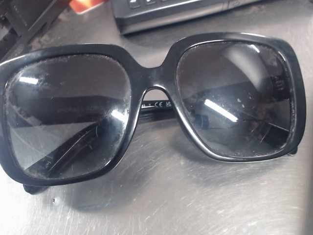 Lunette michael kors pour femme mk2183u