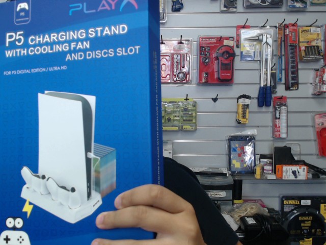 Charging stand with cooling fan