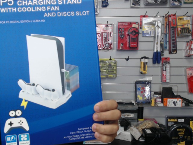 Charging stand with cooling fan
