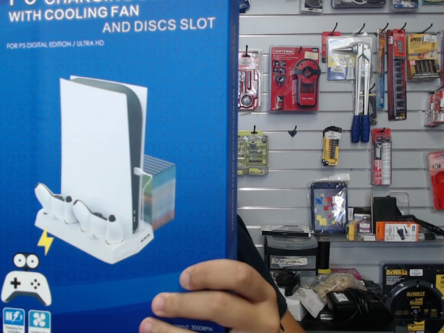 Charging stand with cooling fan