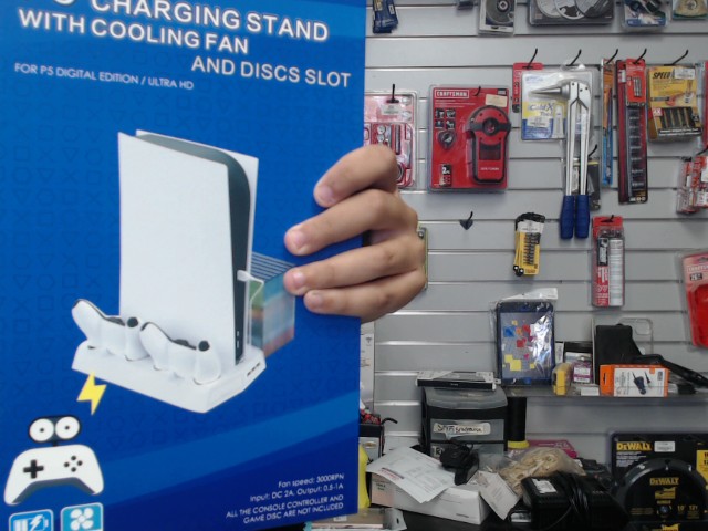 Charging stand with cooling fan