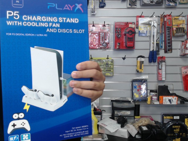 Charging stand with cooling fan