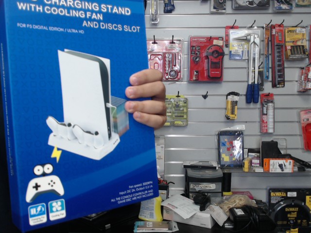 Charging stand with cooling fan