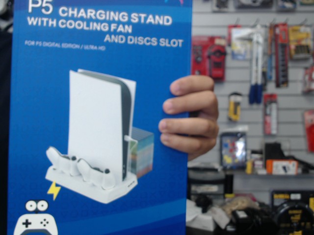 Charging stand with cooling fan