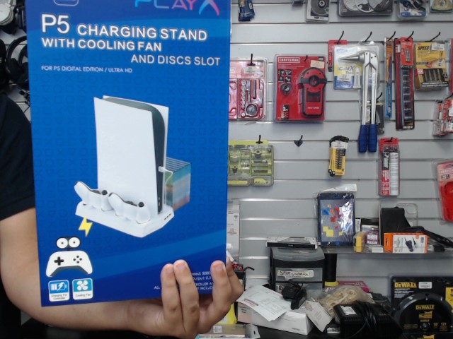 Charging stand with cooling fan