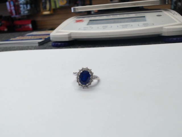 Bague en argent avec pierre bleu