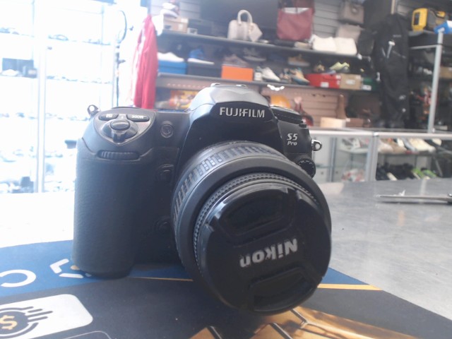Fj s5pro + nikon 18-55mm lens