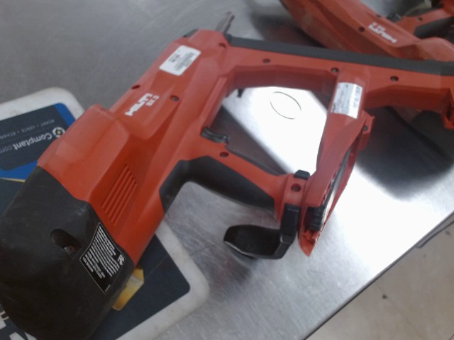 Cloueuse hilti+batt no charge