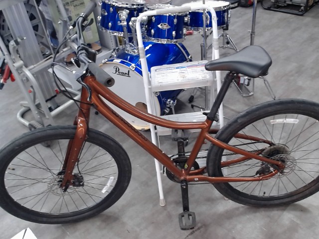 Velo hybride coleur bronze