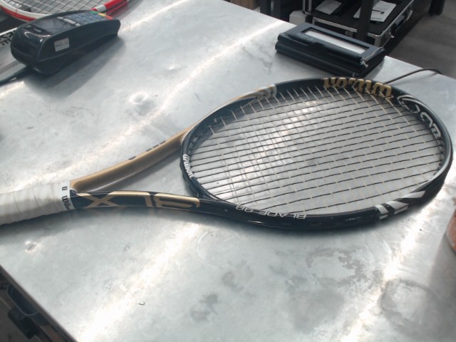 Wilson blade 98 blx tennis racket