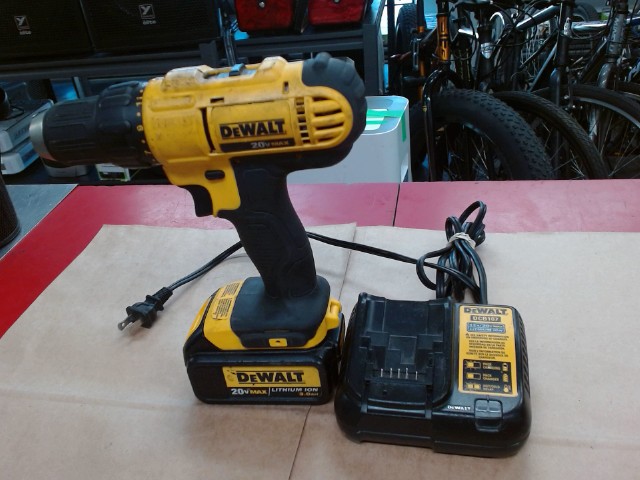 Perceuse 20v+batterie+chargeur
