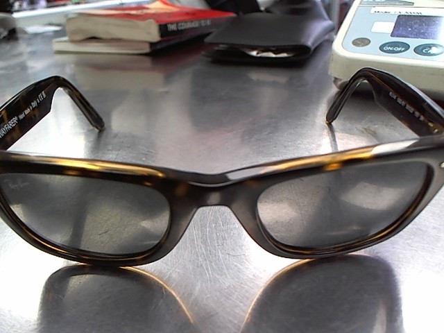 Lunette ray ban rb2140