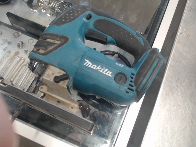Scie sauteuse makita 18v (tool only)