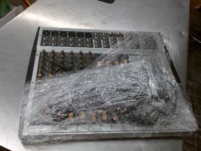 Mixer phonic mm1805 avec fil