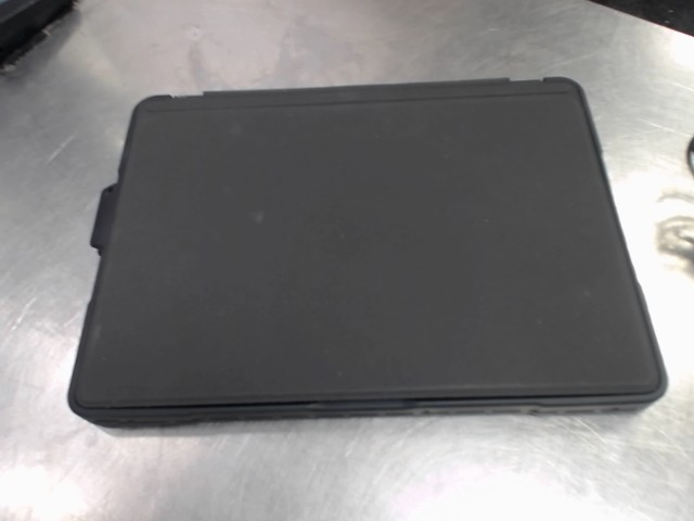 I5-8250u/8gbram/256gbssd sans chargeur