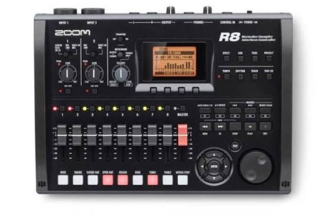R8 recorder sampler