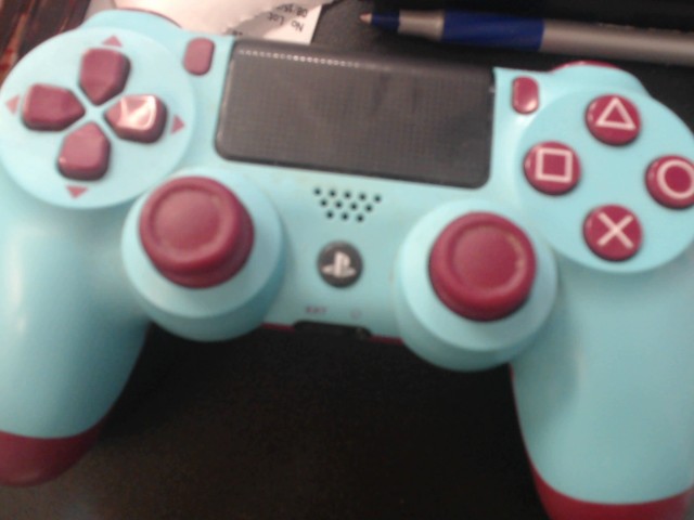 Man ps4 bleu rouge